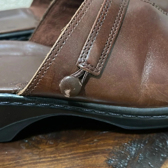 Clarks Studded Heeled Clogs Mule Shoes Brown leather size 8.5 - Picture 8 of 13